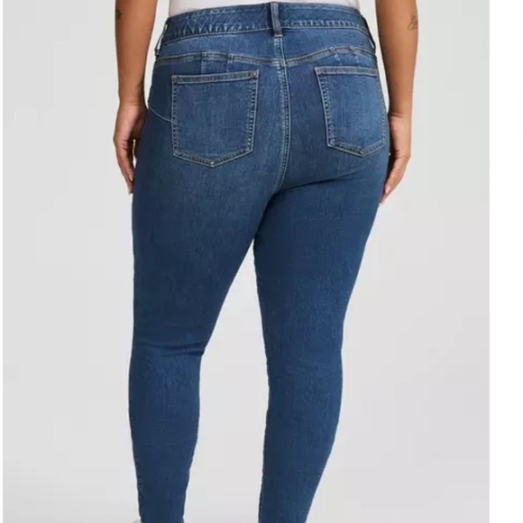 torrid Distressed Dark Blue High-Rise bombshell Skinny Jeans - Picture 6 of 15